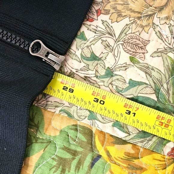 Nike Dri Fit Live Strong jacket - Picture 6 of 6